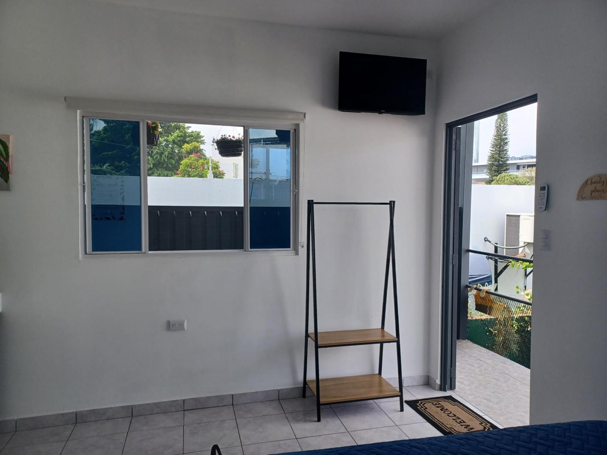 Charlys 9 Capsule hotel San Salvador